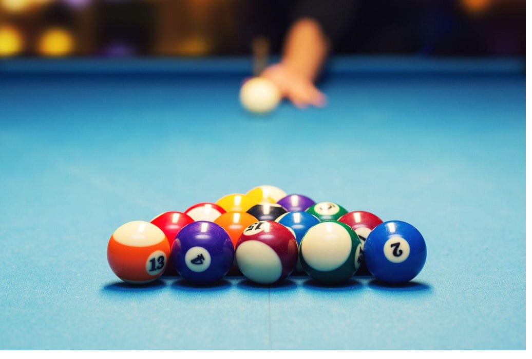Aufbau der Kugeln auf einem Pooltisch